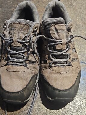 Mountain Hiking Lace-Up Boots in Gray Suede